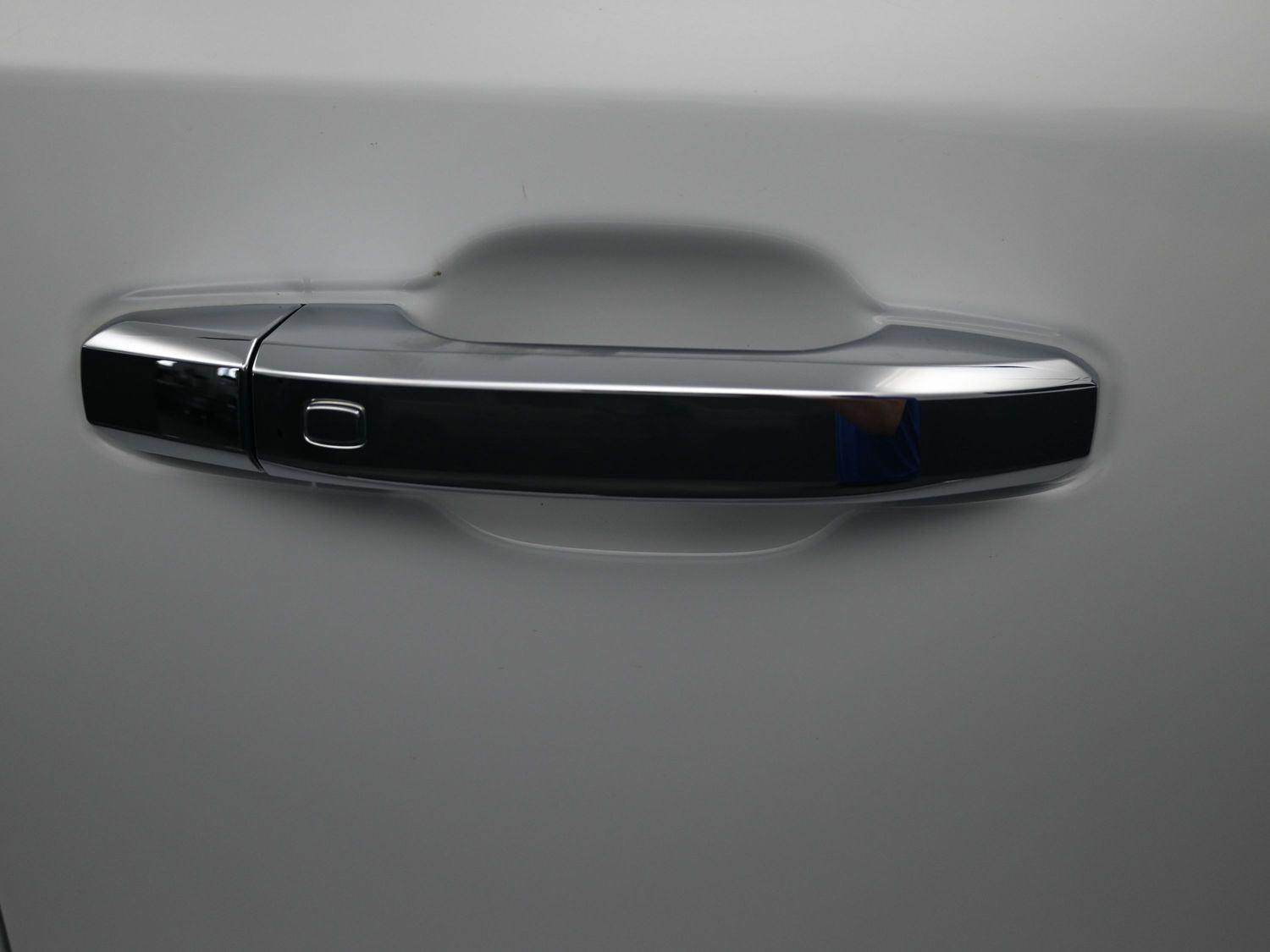 Used 2020 Summit White Chevrolet LTZ image 8