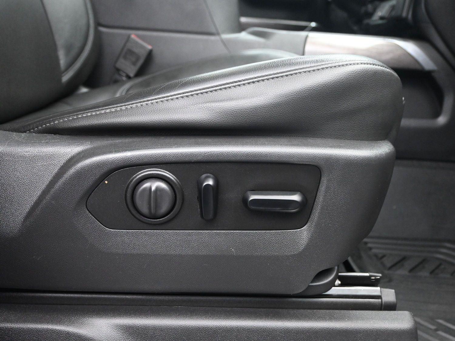 Used 2020 Summit White Chevrolet LTZ image 12