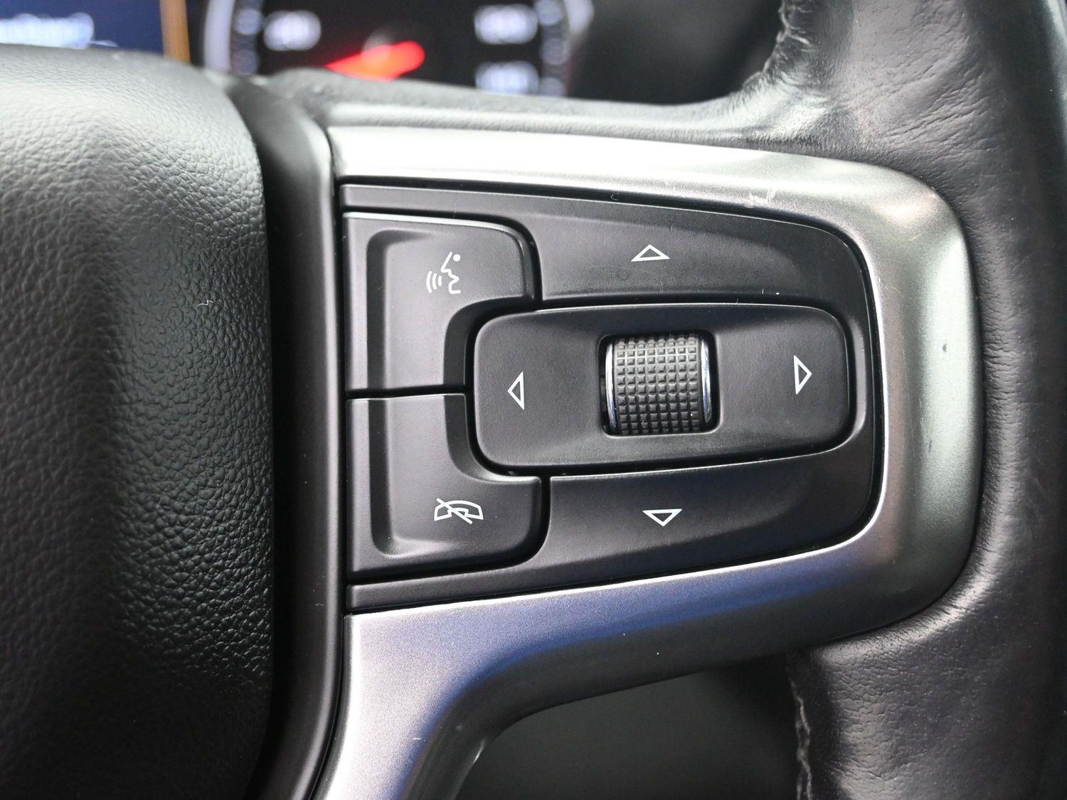 Used 2020 Summit White Chevrolet LTZ image 28