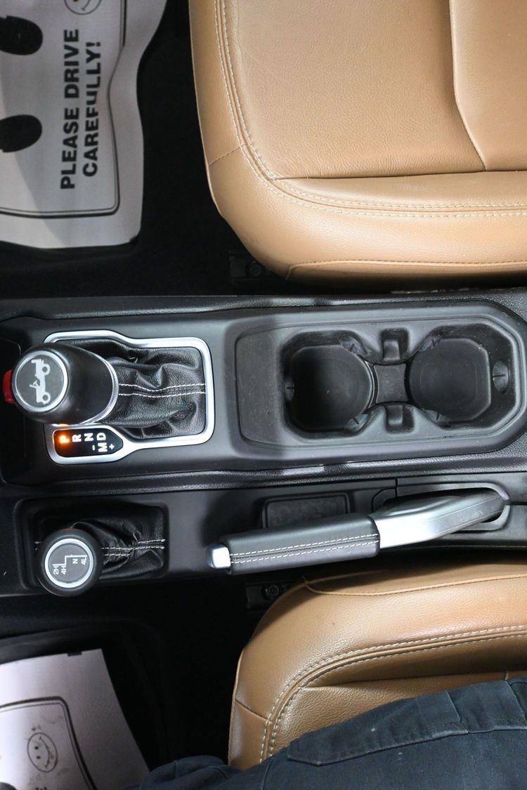 Used 2020 Firecracker Red Clearcoat Jeep Rubicon image 27