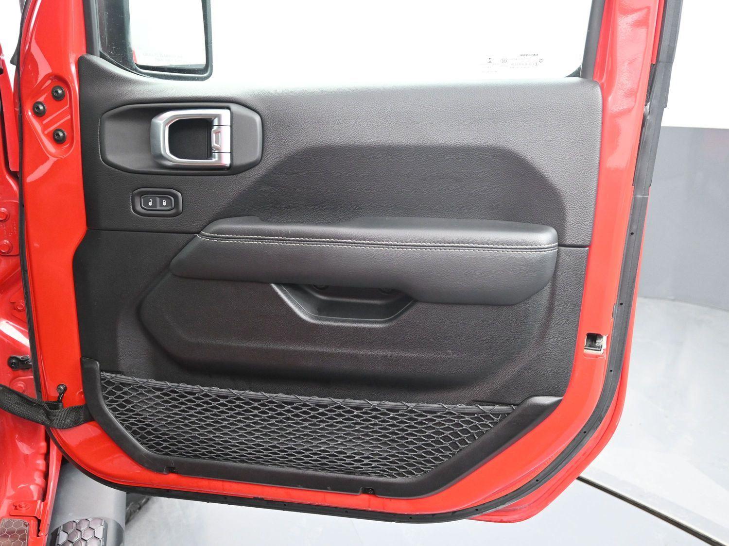 Used 2020 Firecracker Red Clearcoat Jeep Rubicon image 9