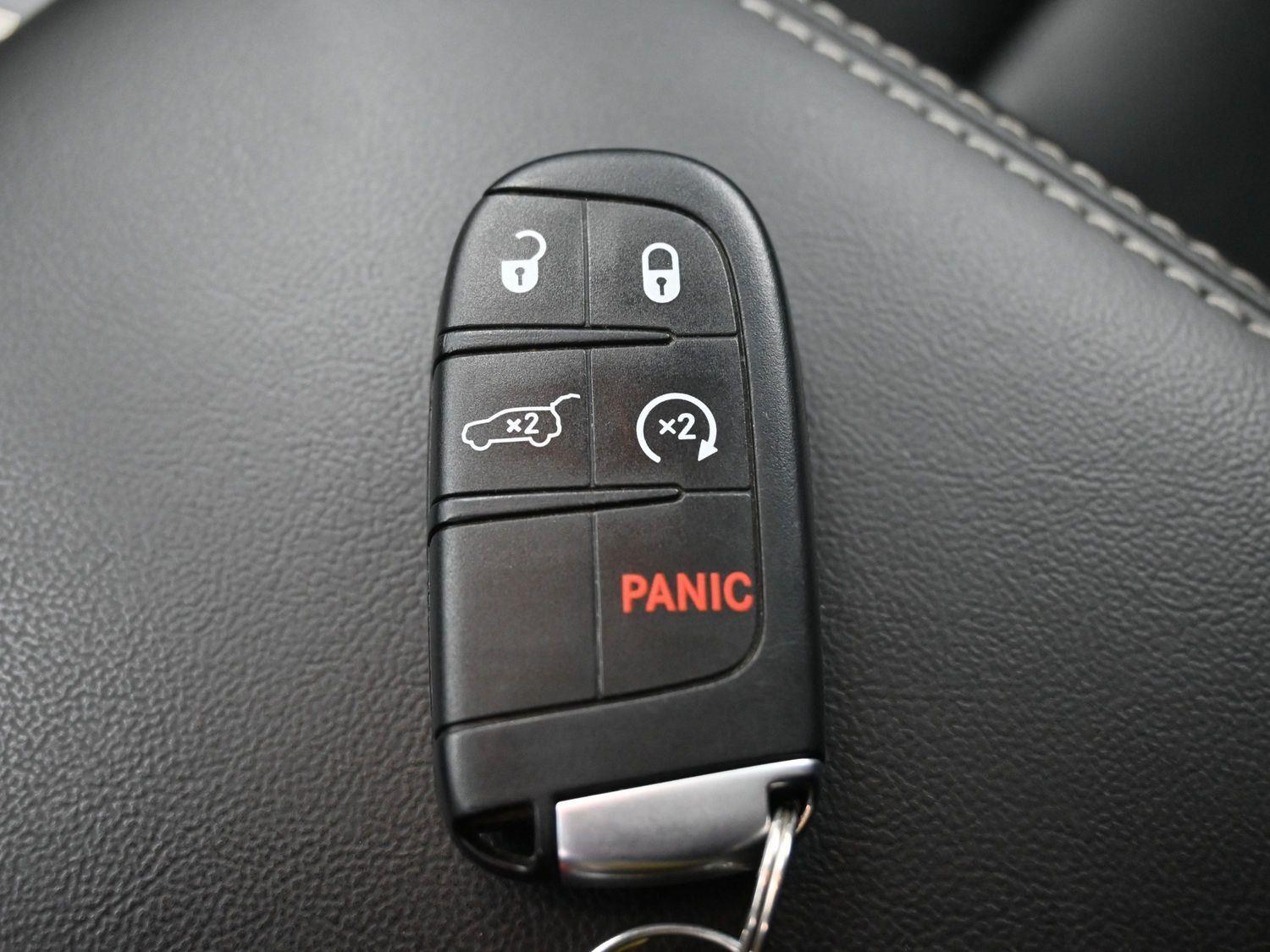 Used 2021 GRAY JEEP  image 29