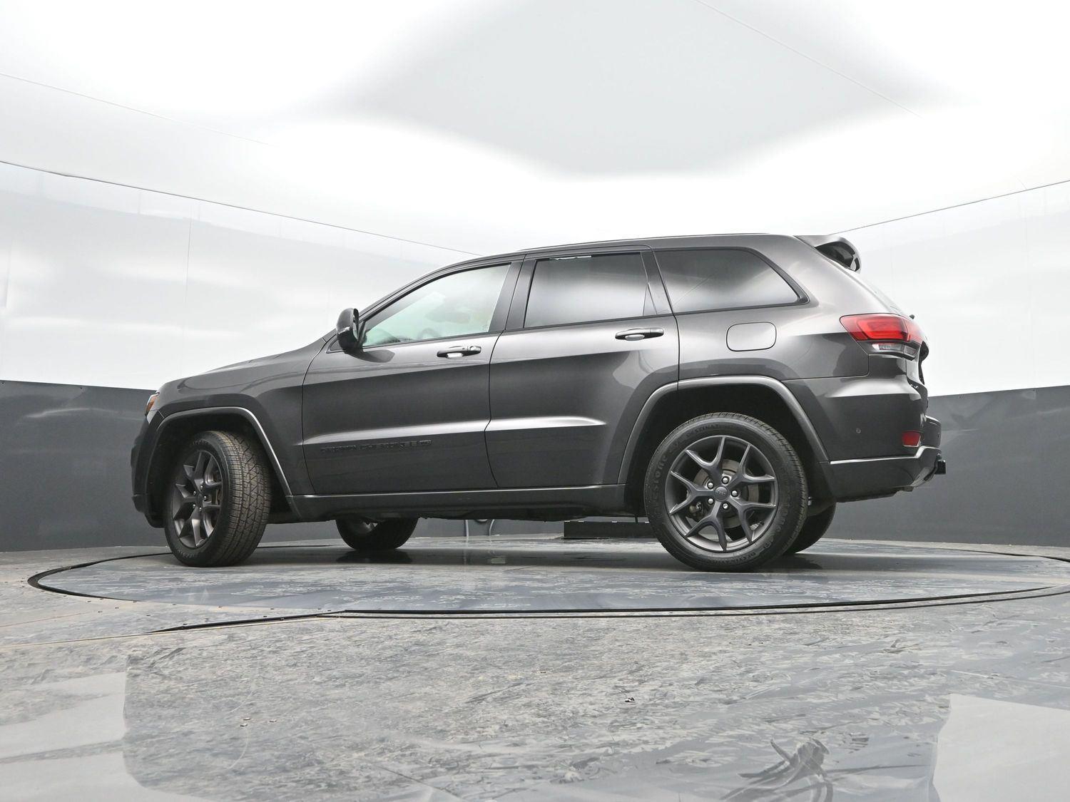 Used 2021 GRAY JEEP  image 30