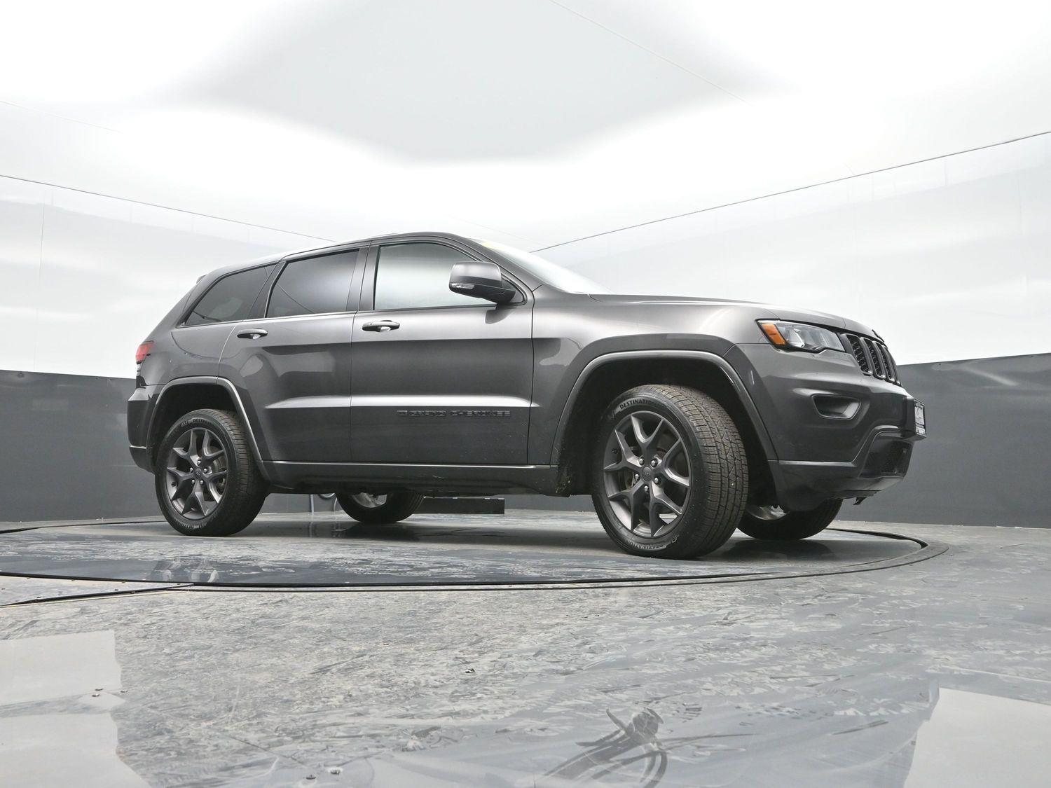 Used 2021 GRAY JEEP  image 32
