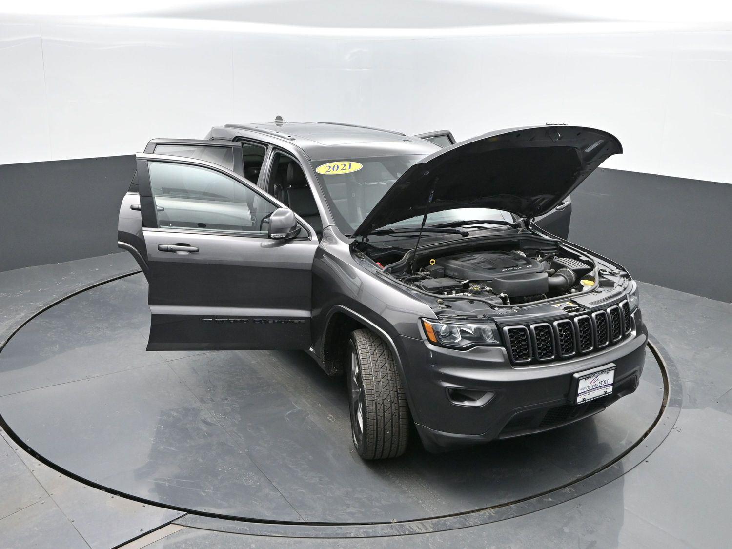 Used 2021 GRAY JEEP  image 42