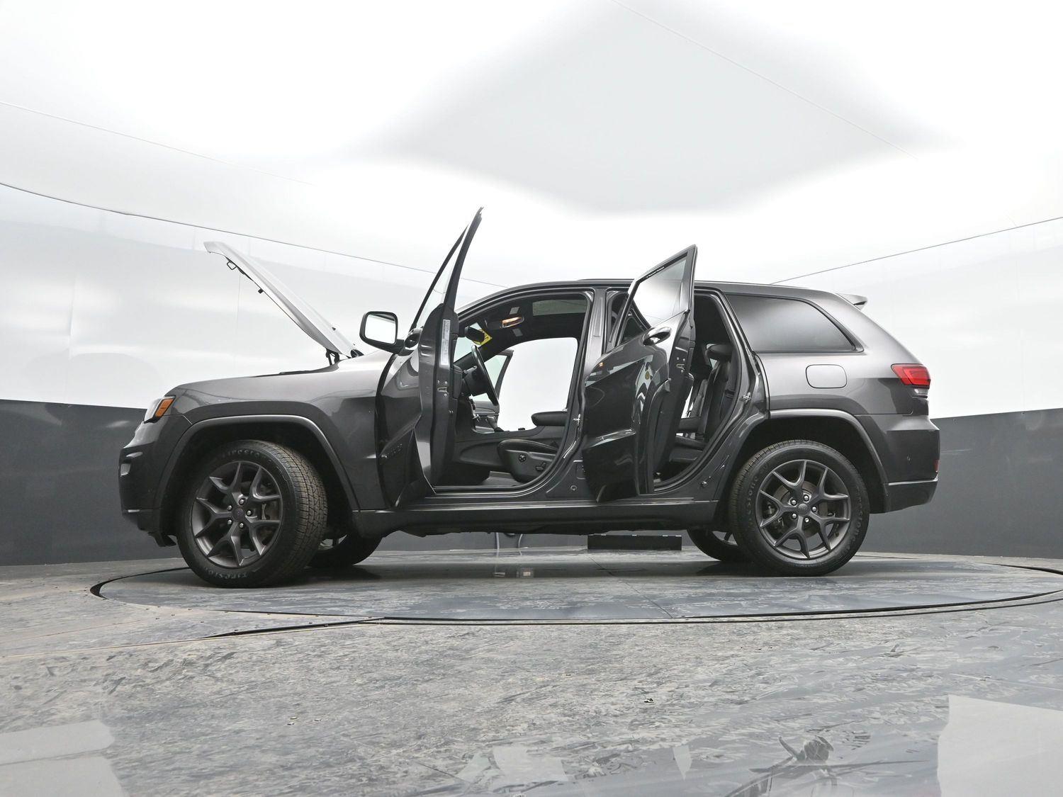Used 2021 GRAY JEEP  image 47