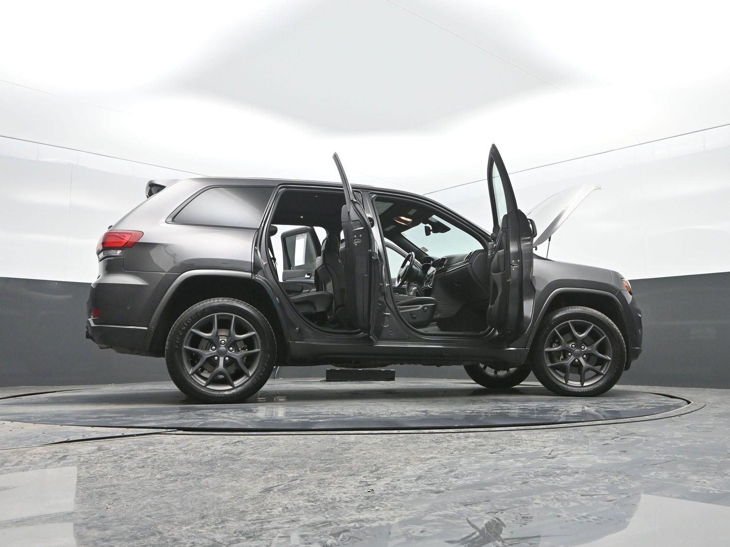 Used 2021 GRAY JEEP  image 48