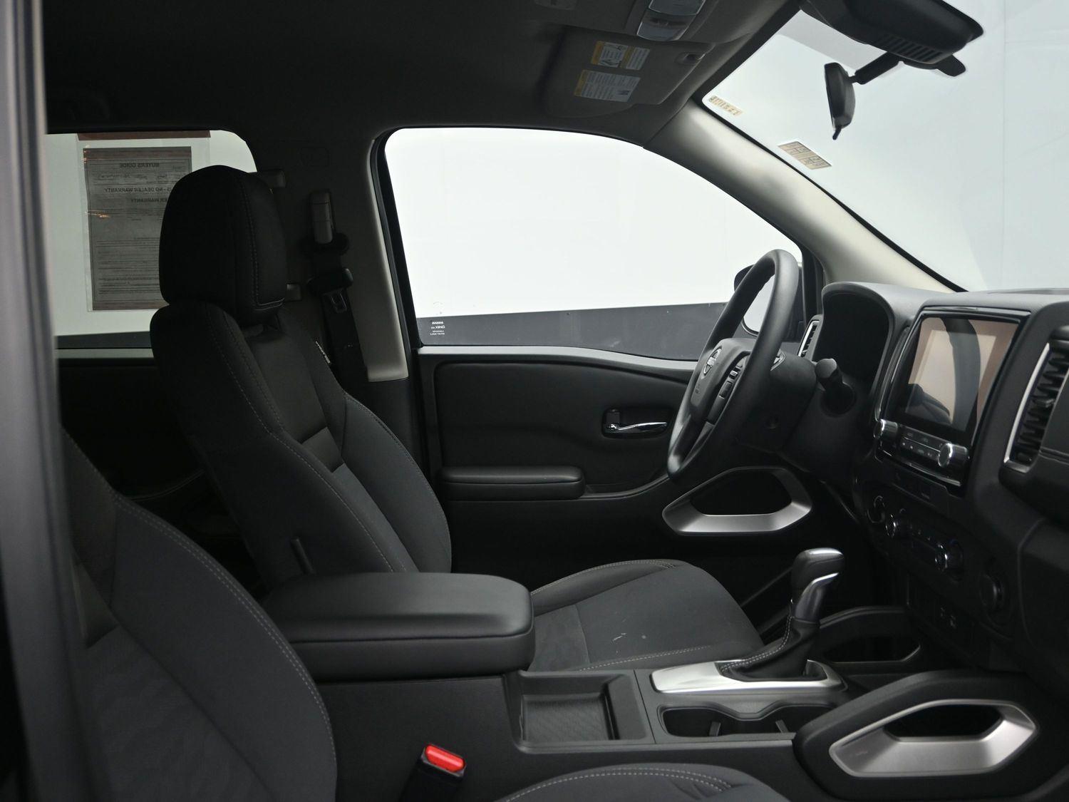 Used 2023  NISSAN  image 7