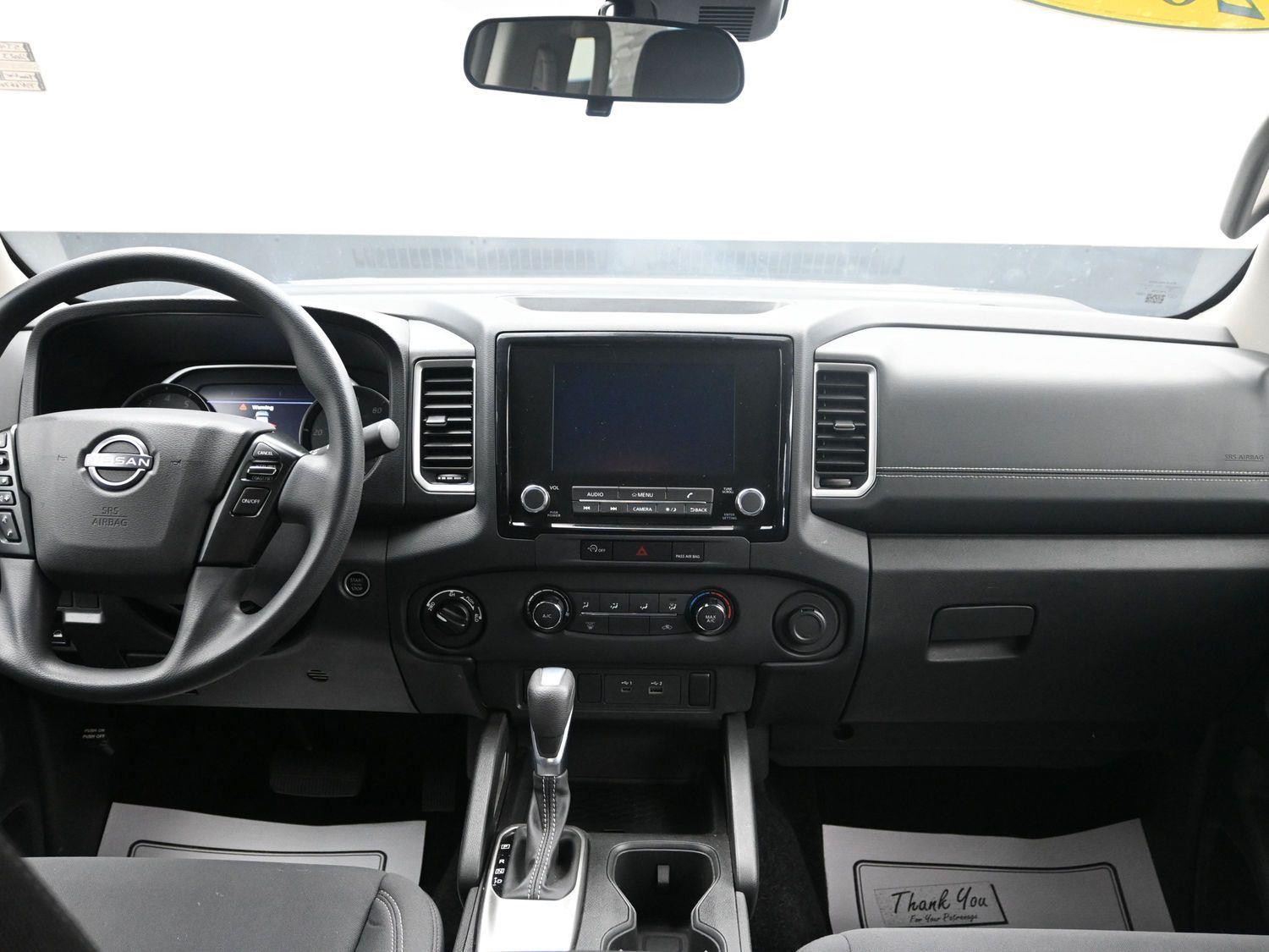 Used 2023  NISSAN  image 10