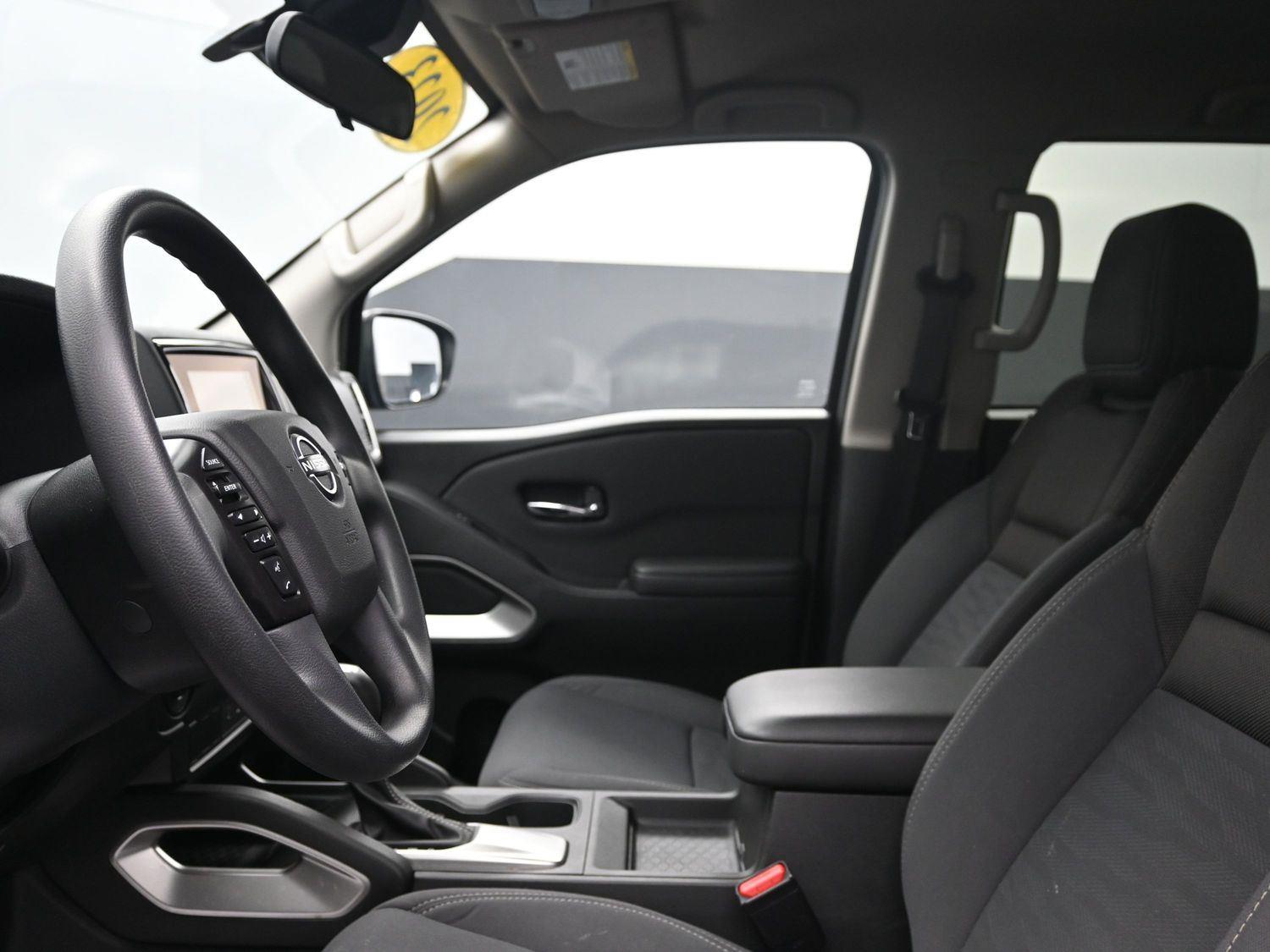 Used 2023  NISSAN  image 15