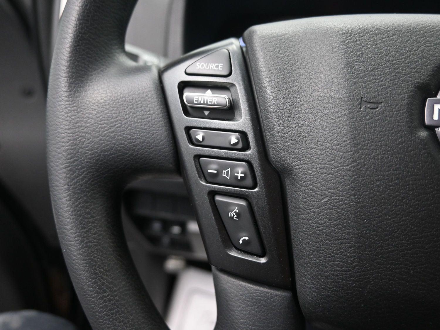 Used 2023  NISSAN  image 17