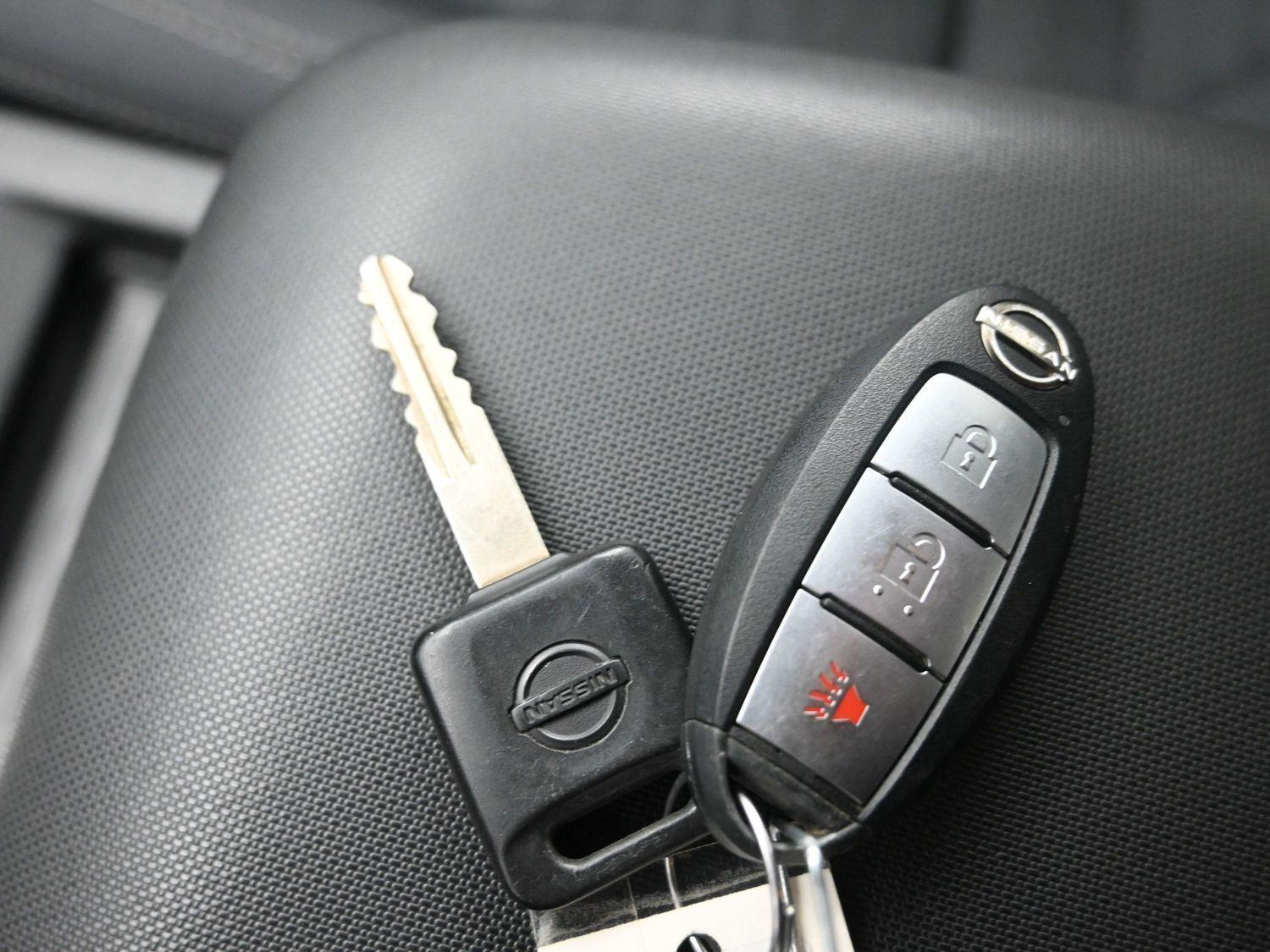 Used 2023  NISSAN  image 25