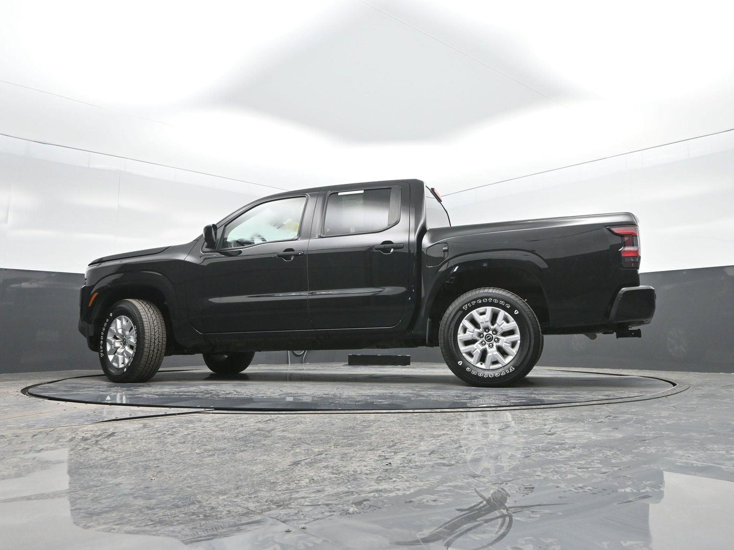 Used 2023  NISSAN  image 26