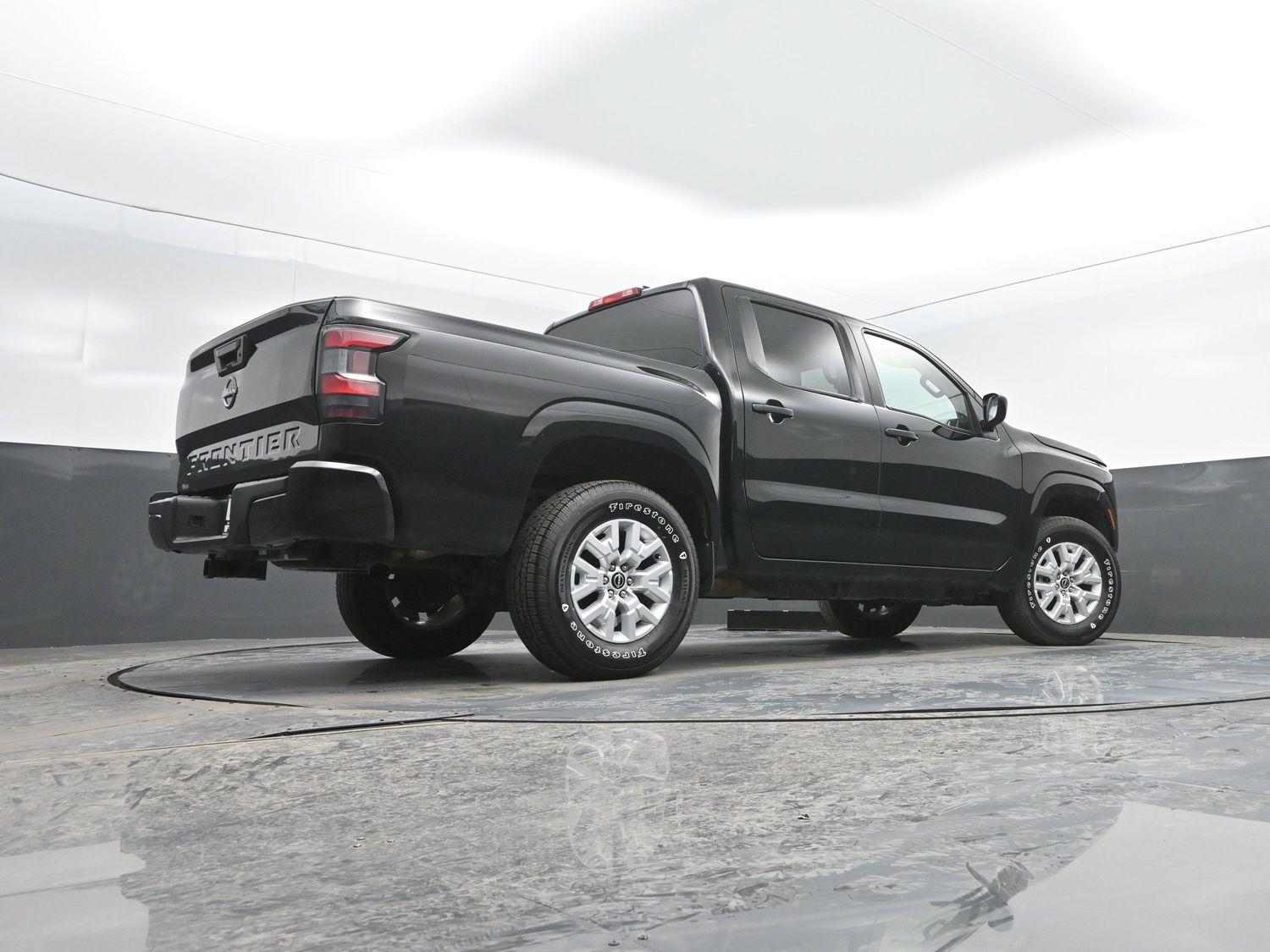 Used 2023  NISSAN  image 27