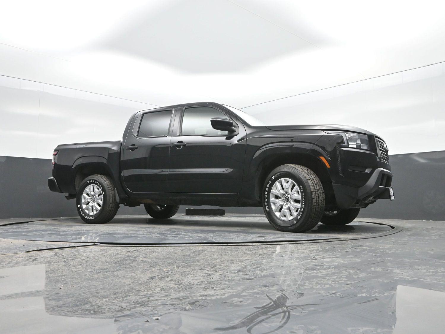 Used 2023  NISSAN  image 28