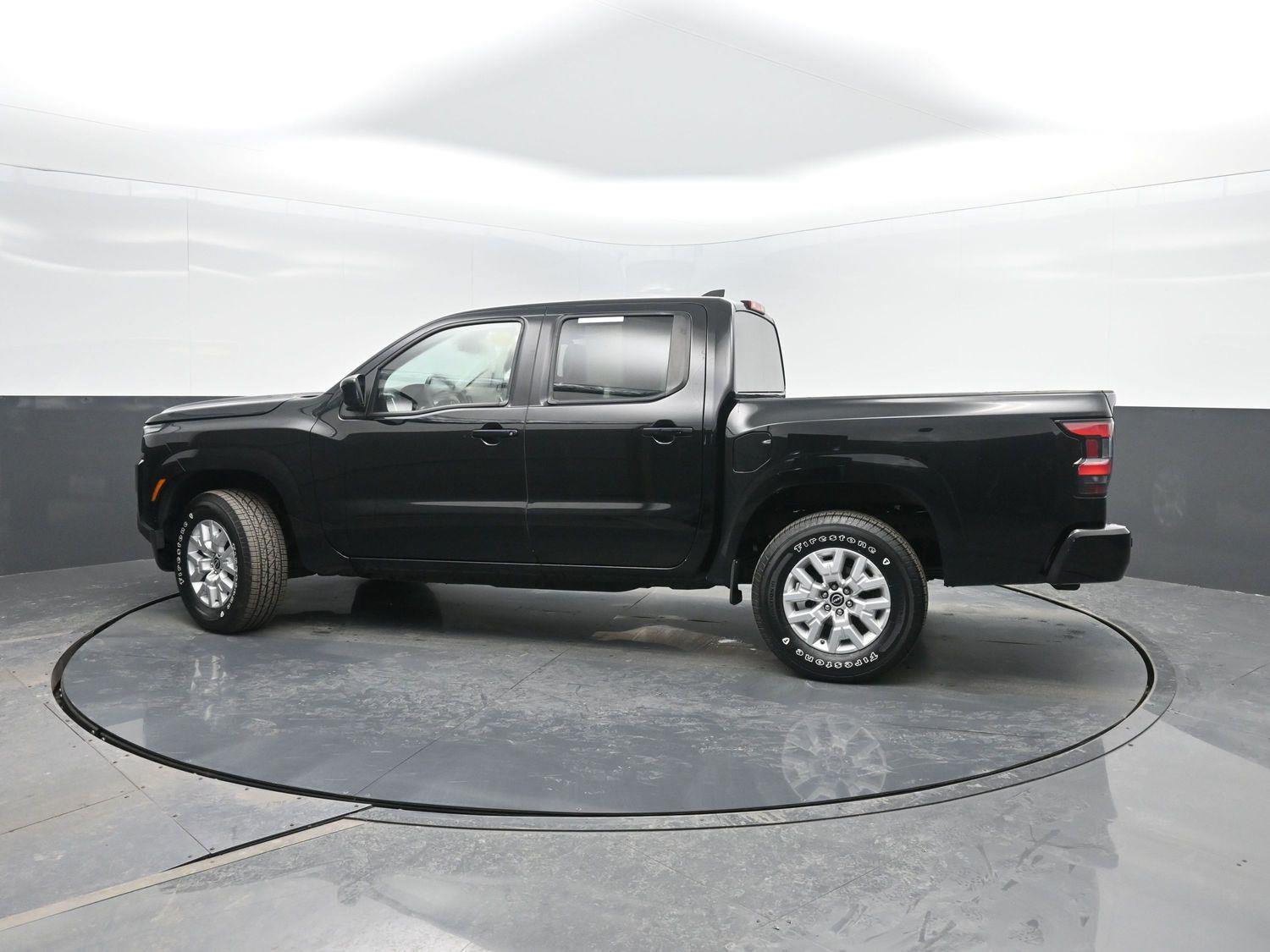 Used 2023  NISSAN  image 33