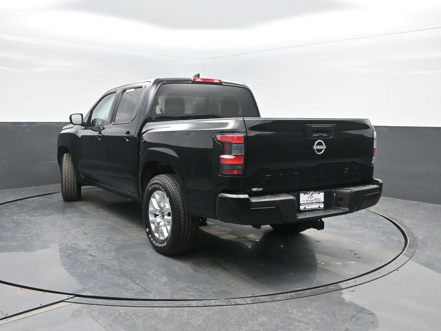 Used 2023  NISSAN  image 36