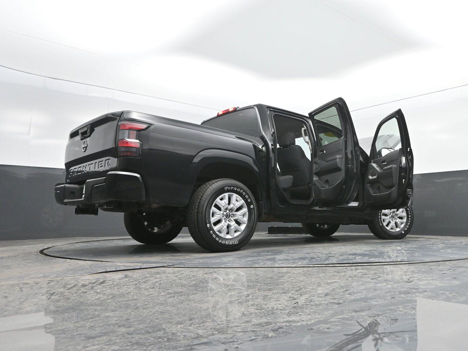 Used 2023  NISSAN  image 42