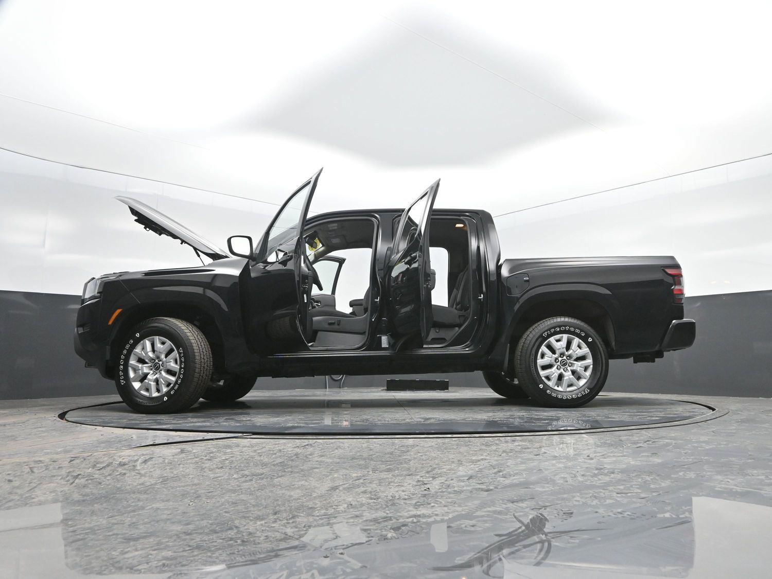 Used 2023  NISSAN  image 43