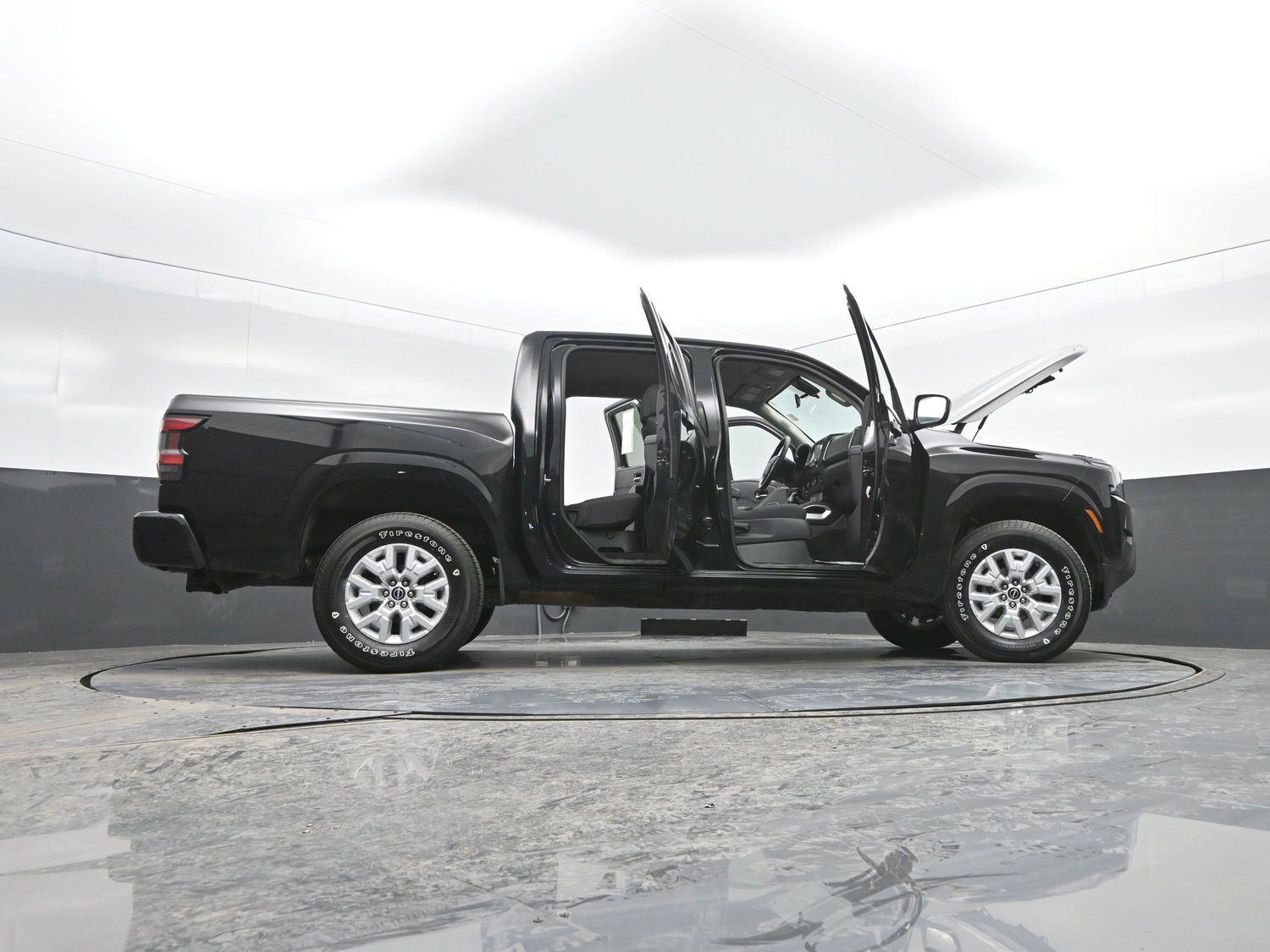 Used 2023  NISSAN  image 44