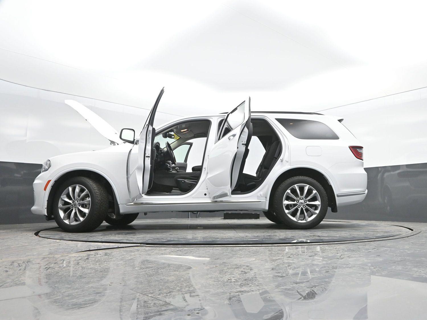 Used 2022 White Knuckle Clearcoat Dodge SXT image 46