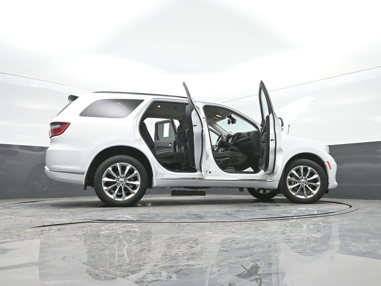 Used 2022 White Knuckle Clearcoat Dodge SXT image 47