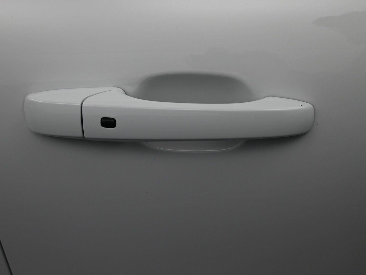 Used 2022 White Knuckle Clearcoat Dodge SXT image 6