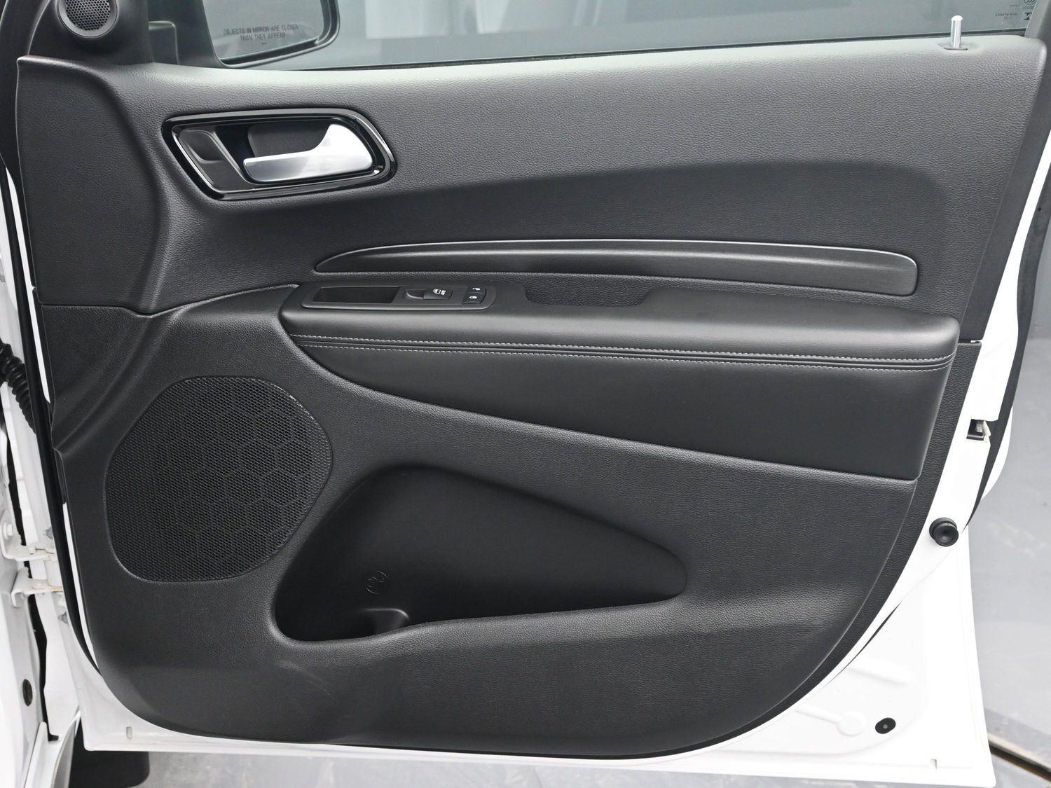 Used 2022 White Knuckle Clearcoat Dodge SXT image 7