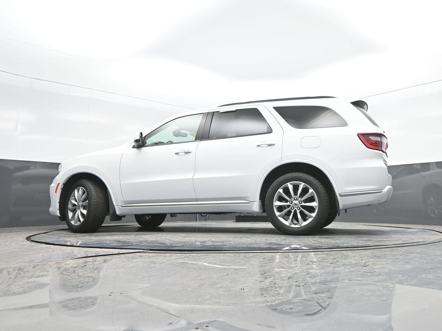 Used 2022 White Knuckle Clearcoat Dodge SXT image 29