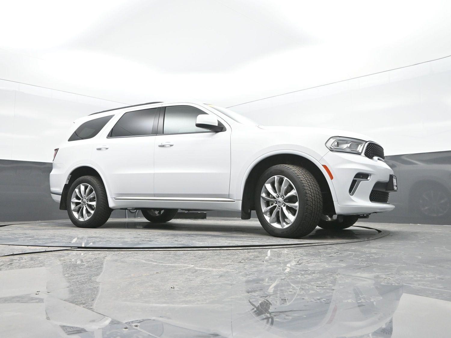 Used 2022 White Knuckle Clearcoat Dodge SXT image 31