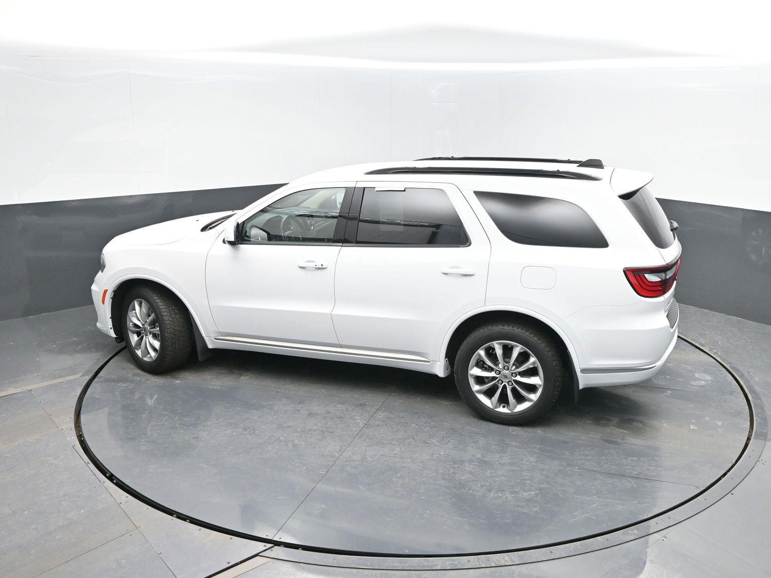 Used 2022 White Knuckle Clearcoat Dodge SXT image 33