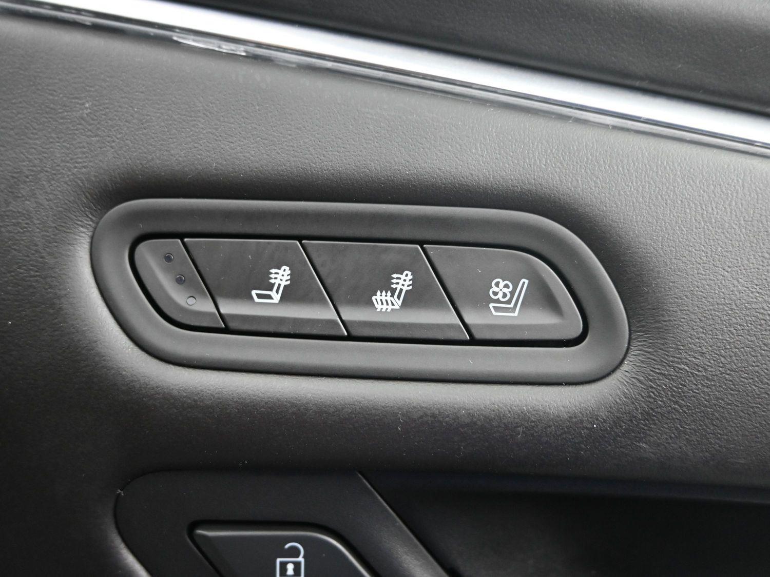 Used 2023 Crystal White Tricoat Cadillac 4WD Sport Platinum image 8