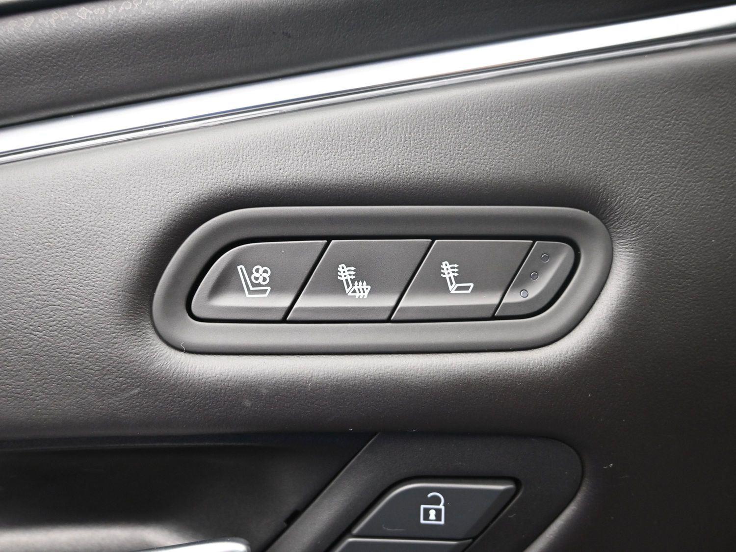 Used 2023 Crystal White Tricoat Cadillac 4WD Sport Platinum image 23