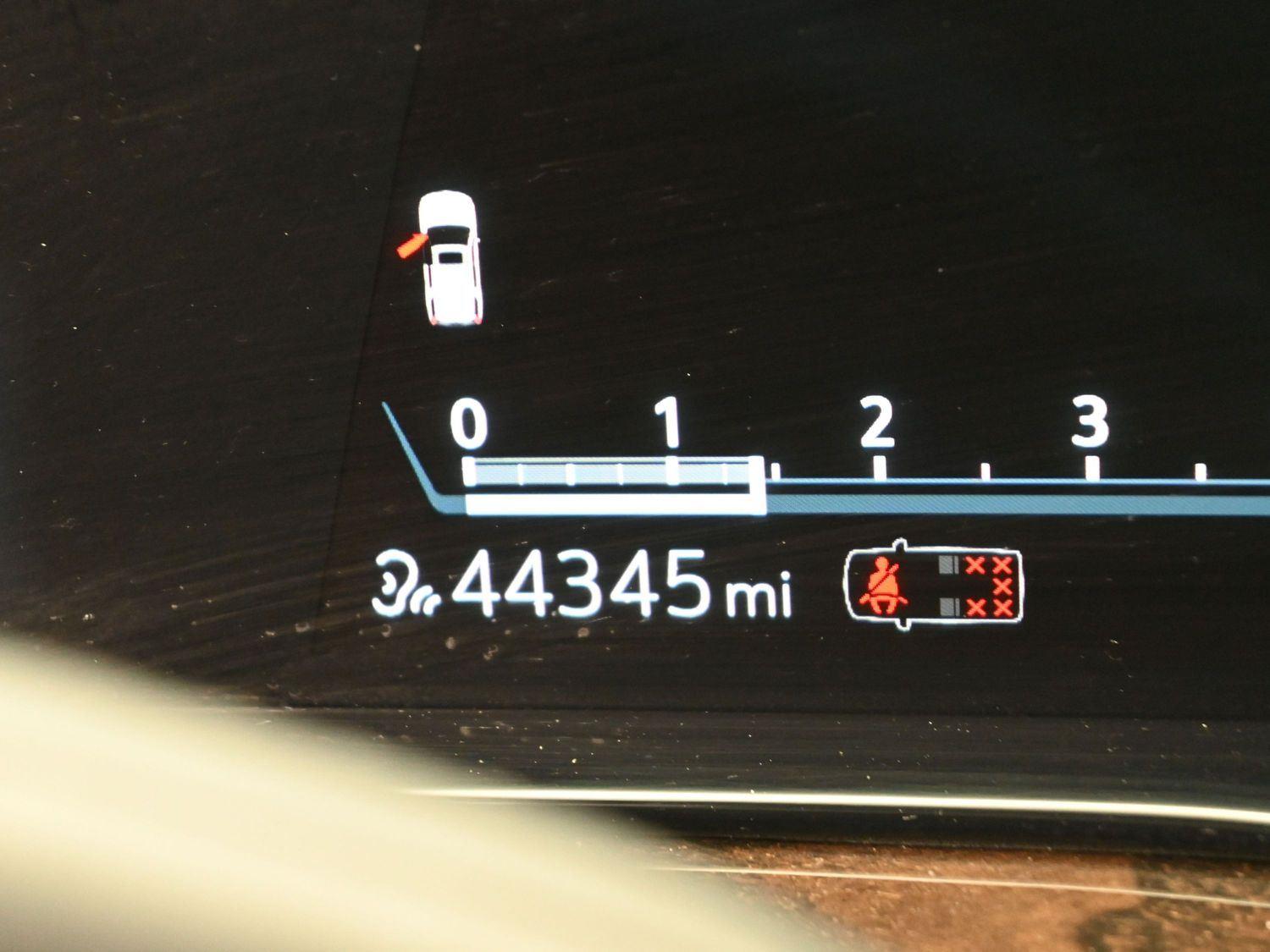 Used 2023 Crystal White Tricoat Cadillac 4WD Sport Platinum image 31