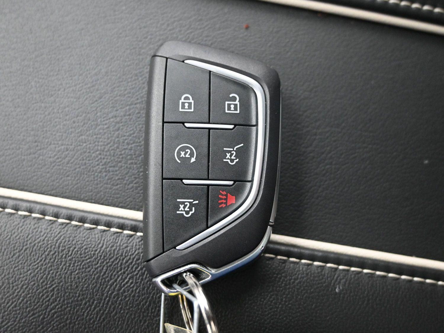 Used 2023 Crystal White Tricoat Cadillac 4WD Sport Platinum image 37