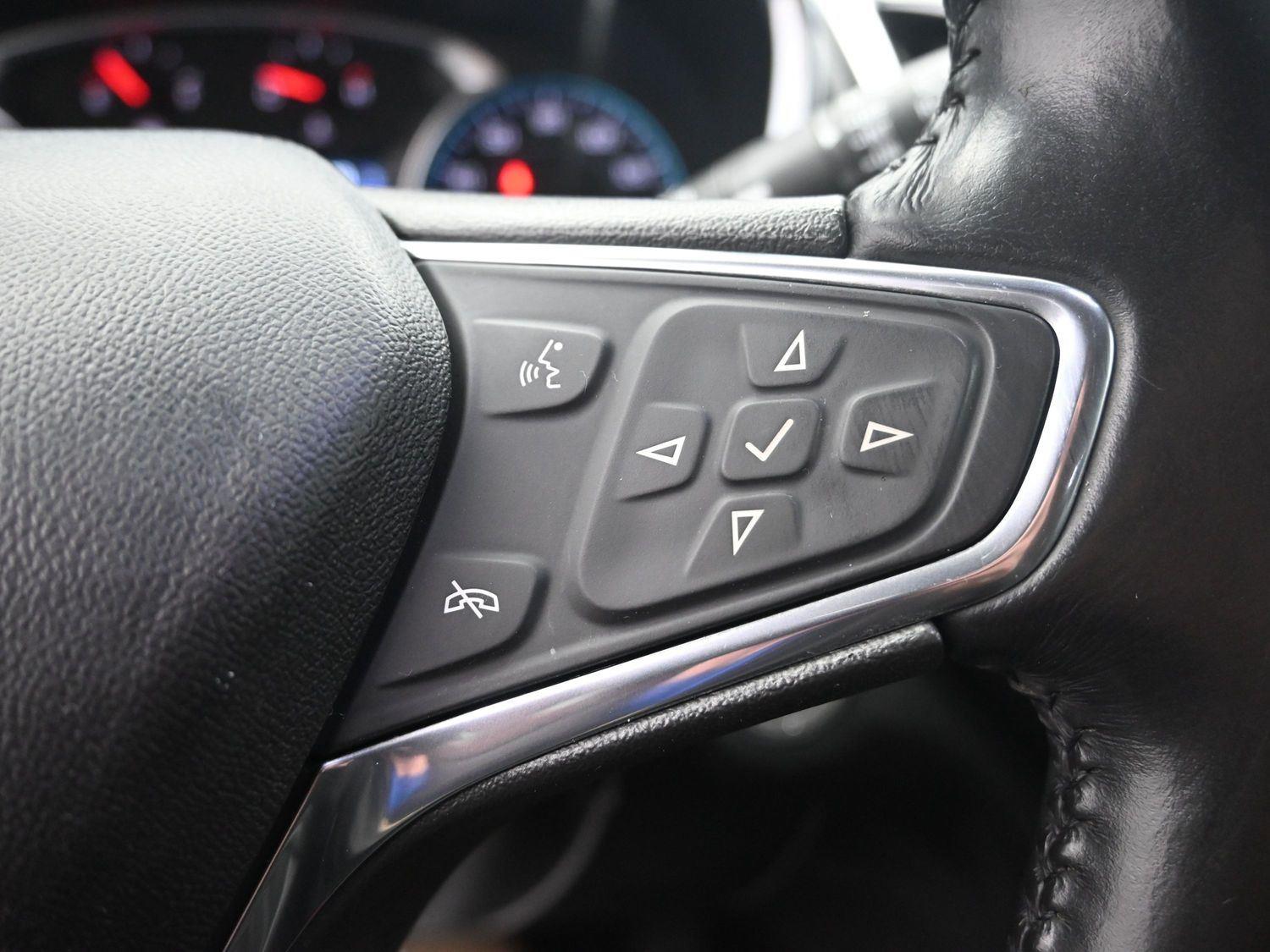 Used 2020 Mosaic Black Metallic Chevrolet LT image 25