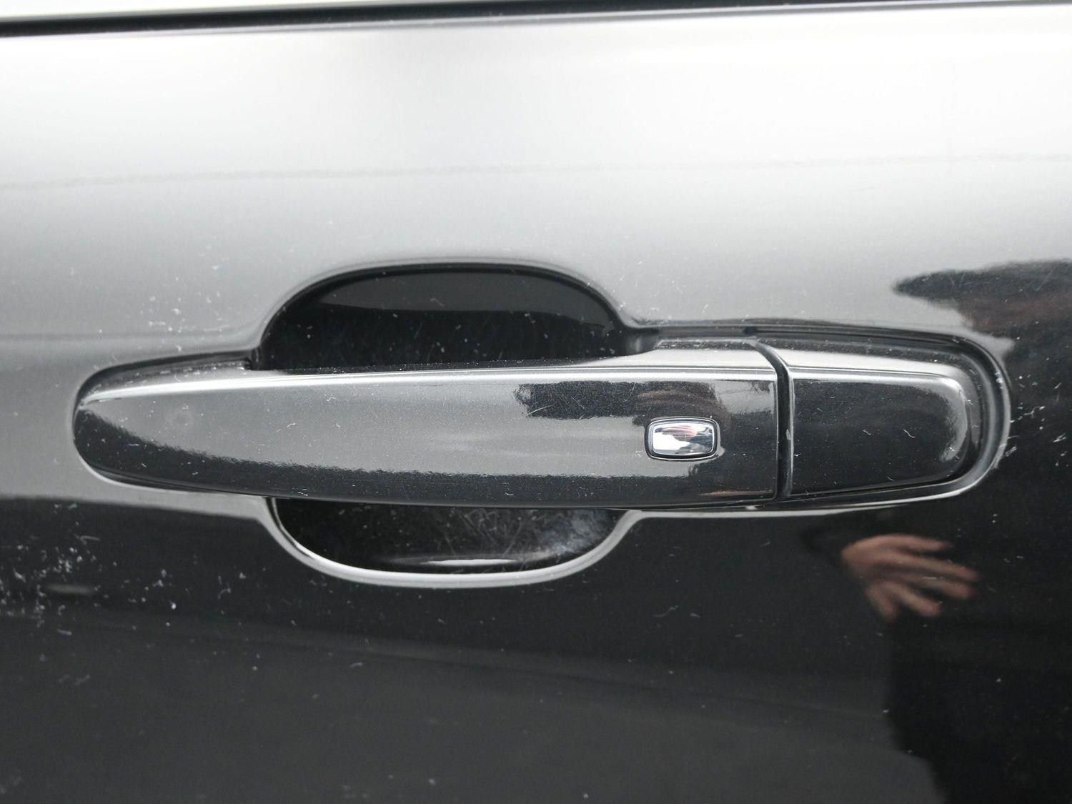 Used 2020 Mosaic Black Metallic Chevrolet LT image 17