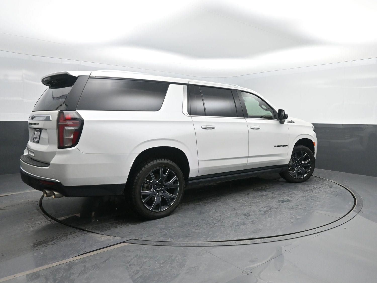 Used 2024 Iridescent Pearl Tricoat Chevrolet High Country image 2