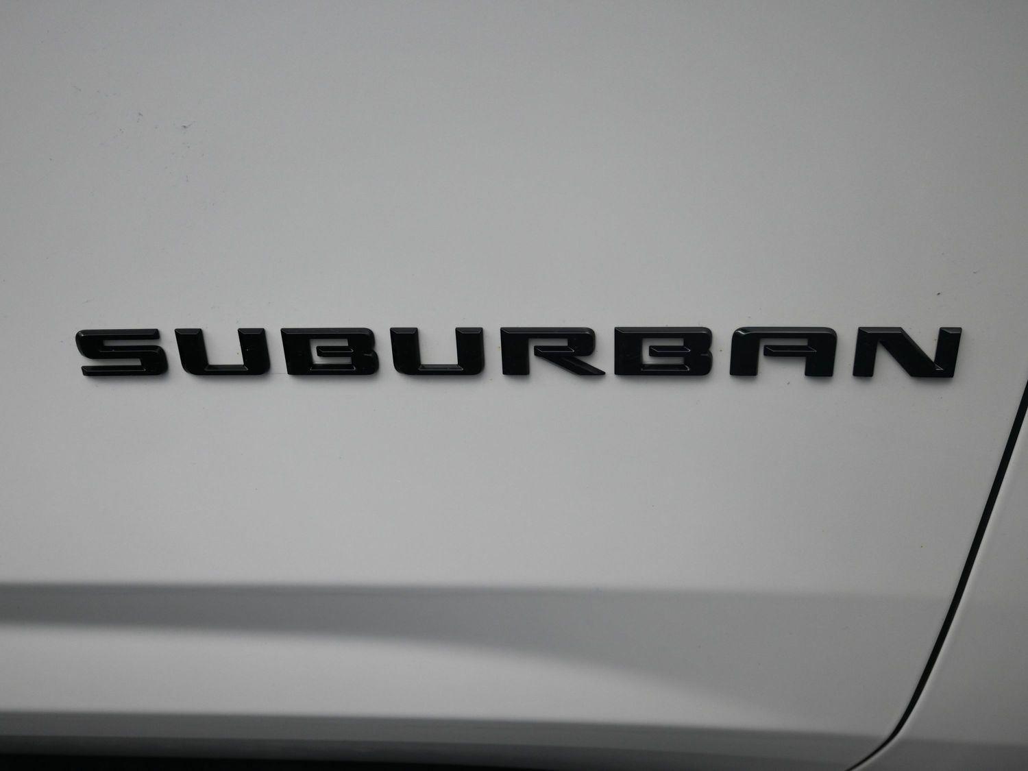 Used 2024 Iridescent Pearl Tricoat Chevrolet High Country image 7