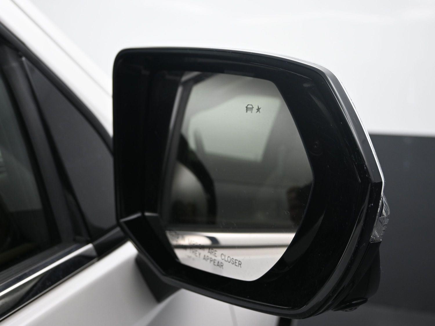 Used 2024 Iridescent Pearl Tricoat Chevrolet High Country image 9