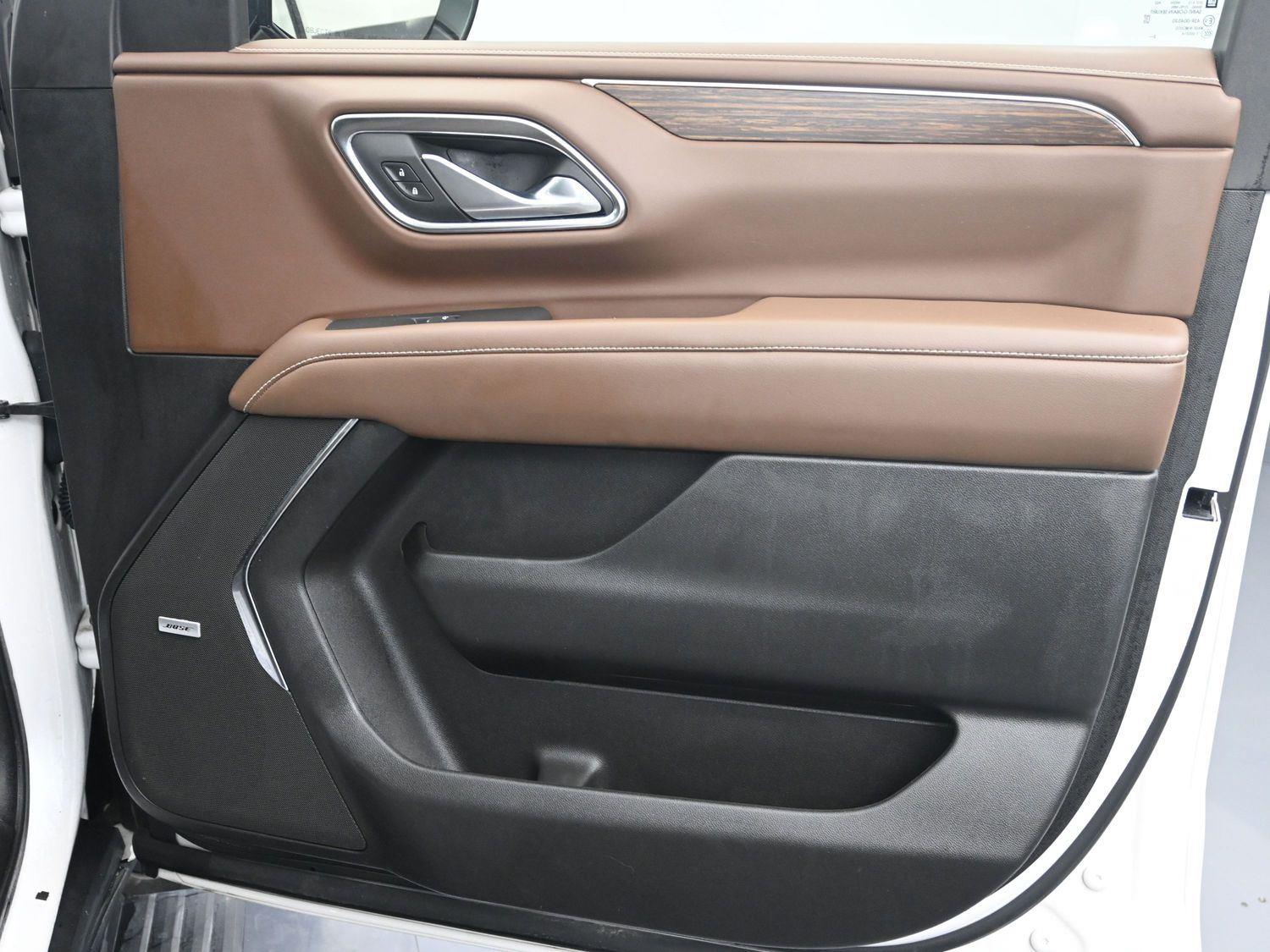 Used 2024 Iridescent Pearl Tricoat Chevrolet High Country image 10