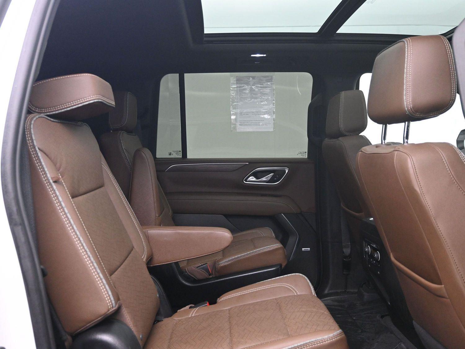 Used 2024 Iridescent Pearl Tricoat Chevrolet High Country image 15