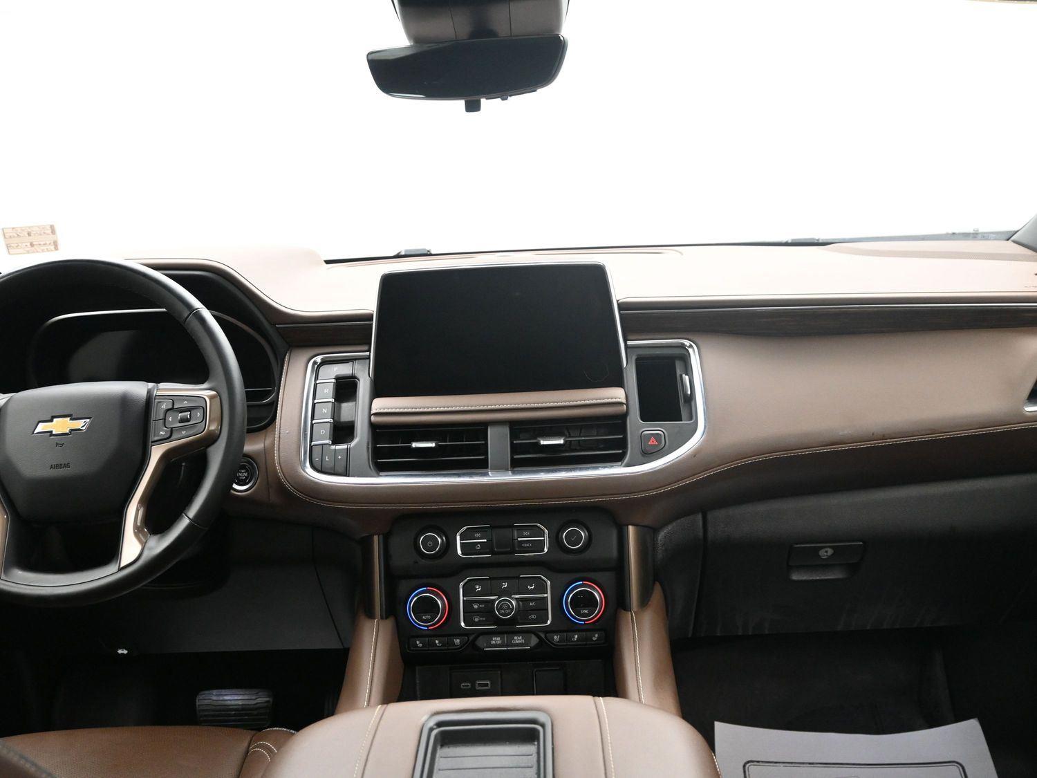 Used 2024 Iridescent Pearl Tricoat Chevrolet High Country image 17