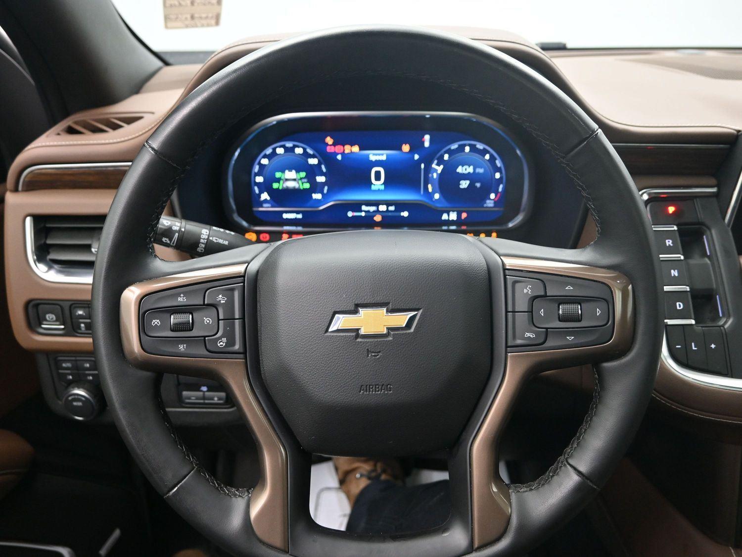 Used 2024 Iridescent Pearl Tricoat Chevrolet High Country image 27