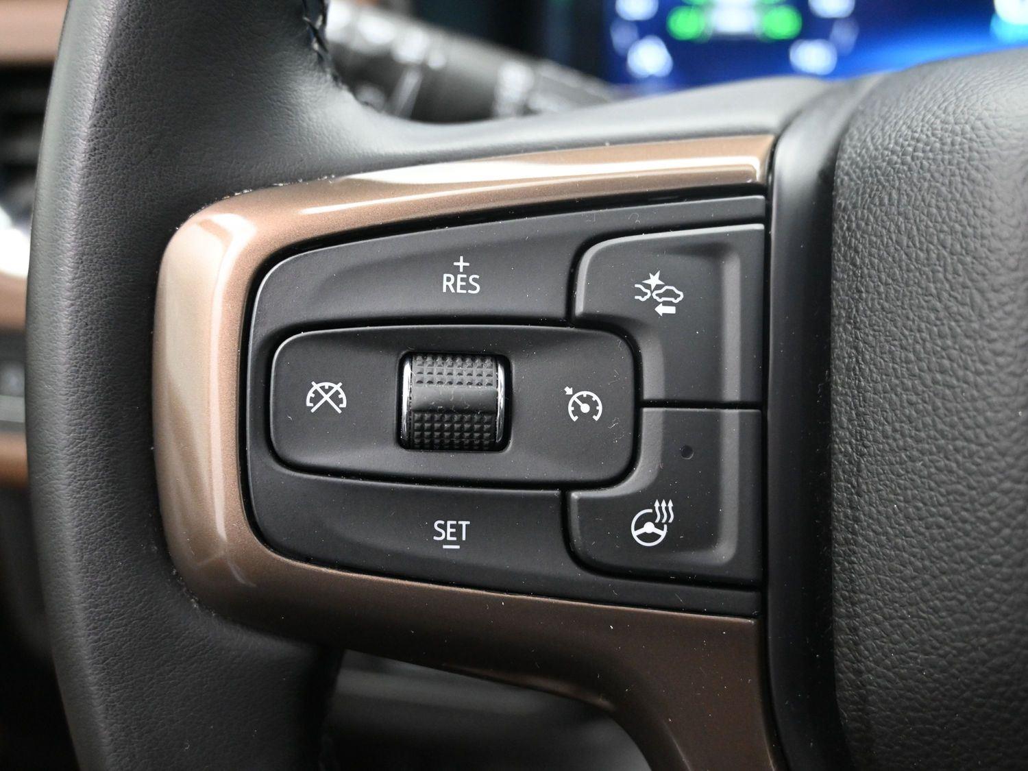 Used 2024 Iridescent Pearl Tricoat Chevrolet High Country image 28