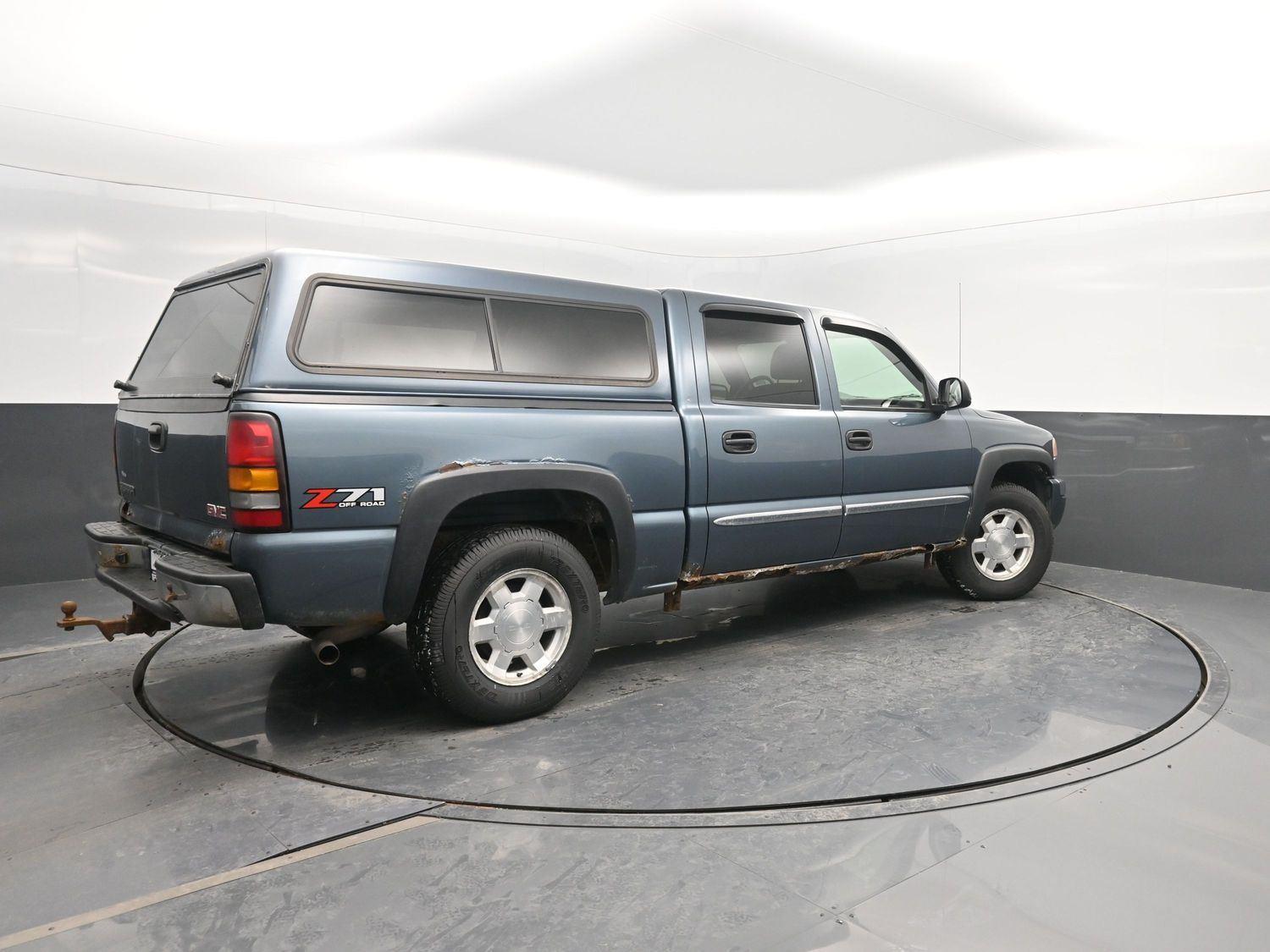 Used 2006  GMC  image 2