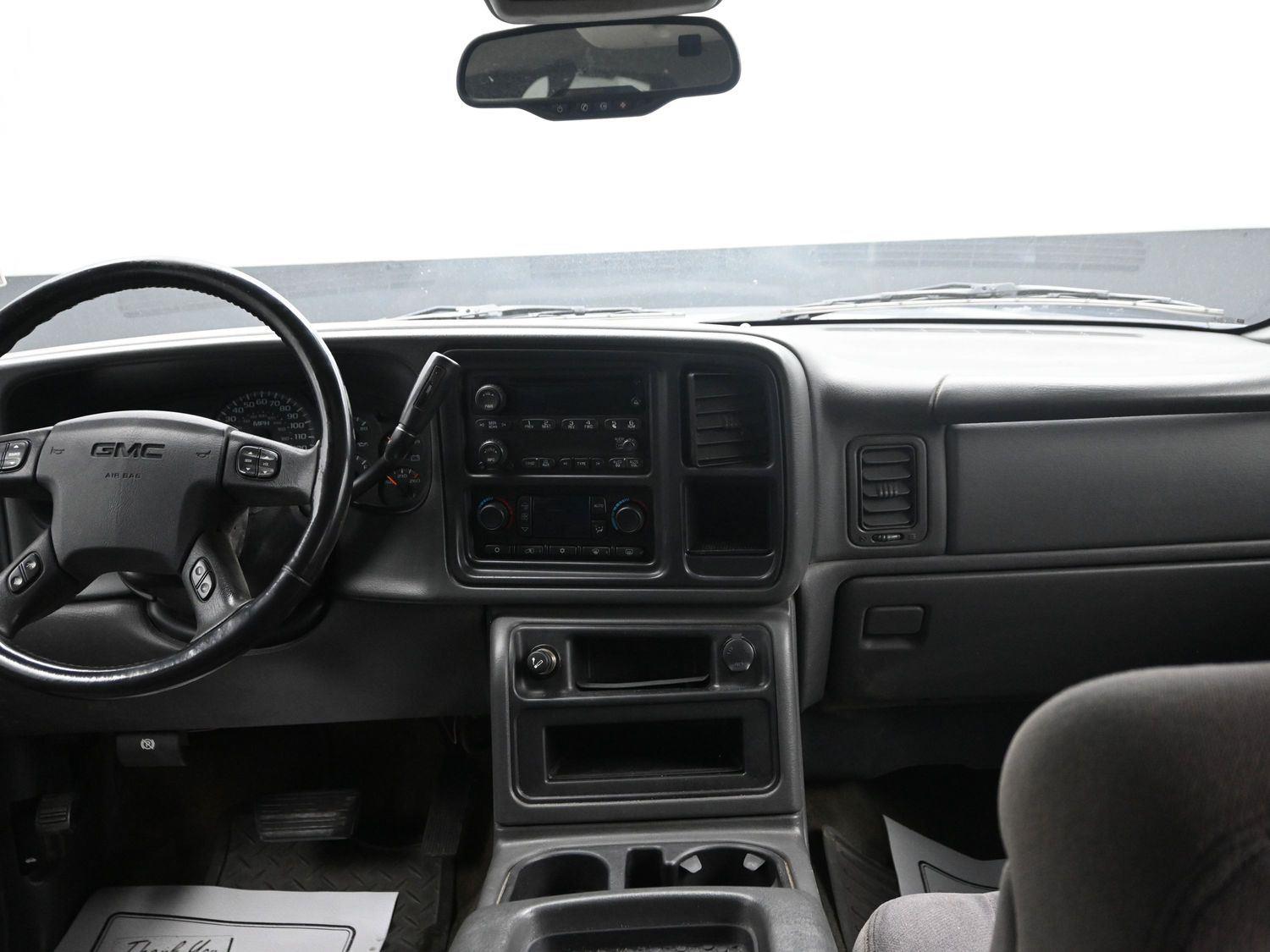 Used 2006  GMC  image 12