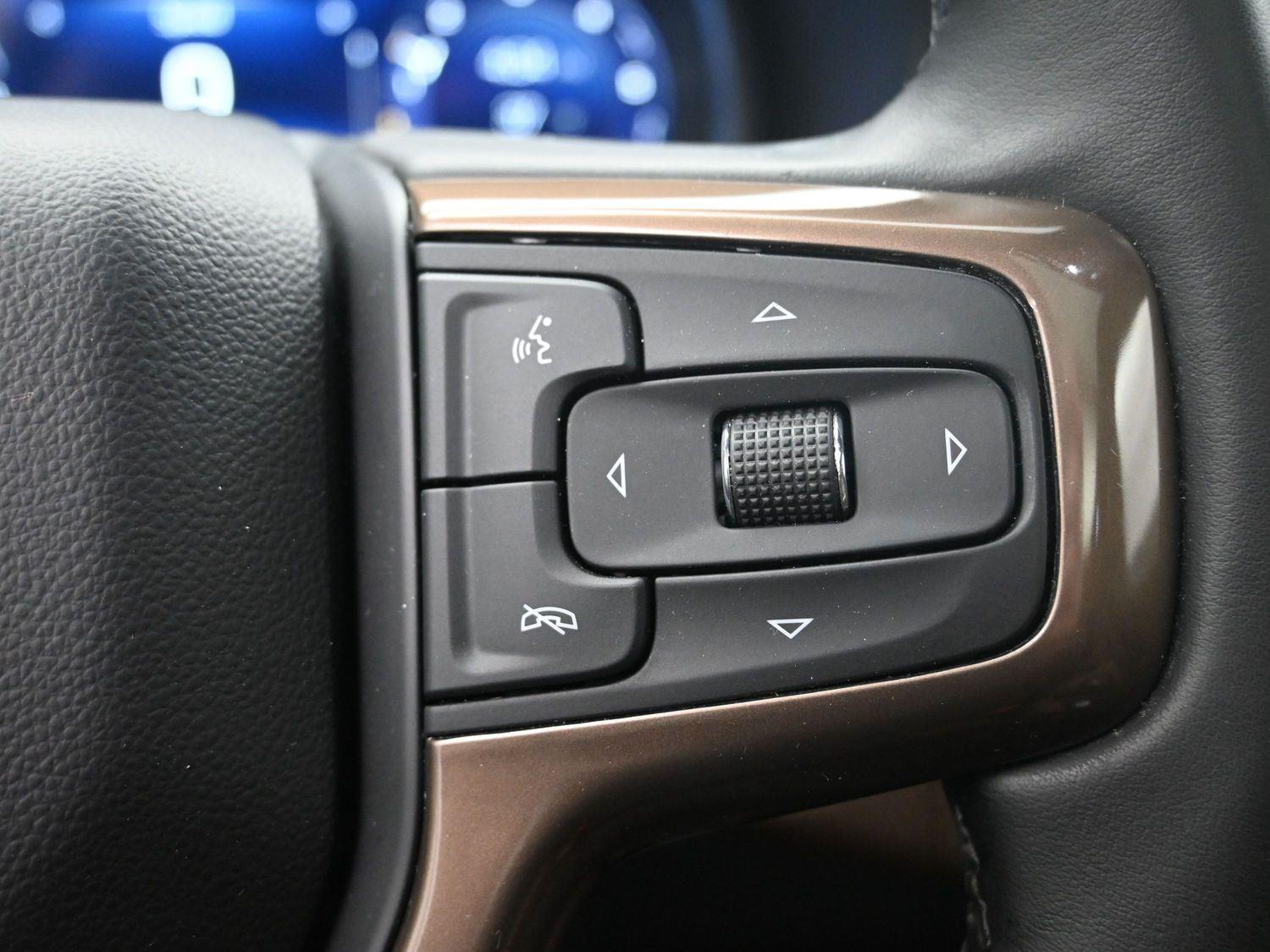 Used 2024 Iridescent Pearl Tricoat Chevrolet High Country image 29