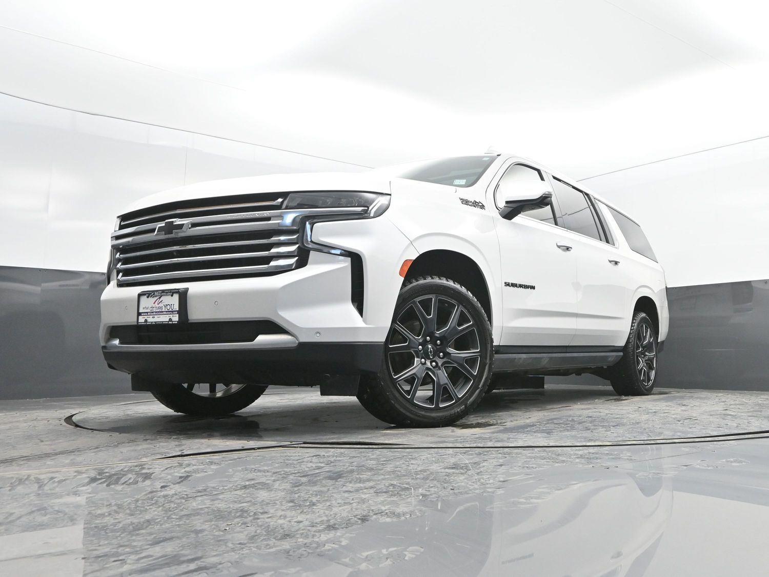 Used 2024 Iridescent Pearl Tricoat Chevrolet High Country image 51