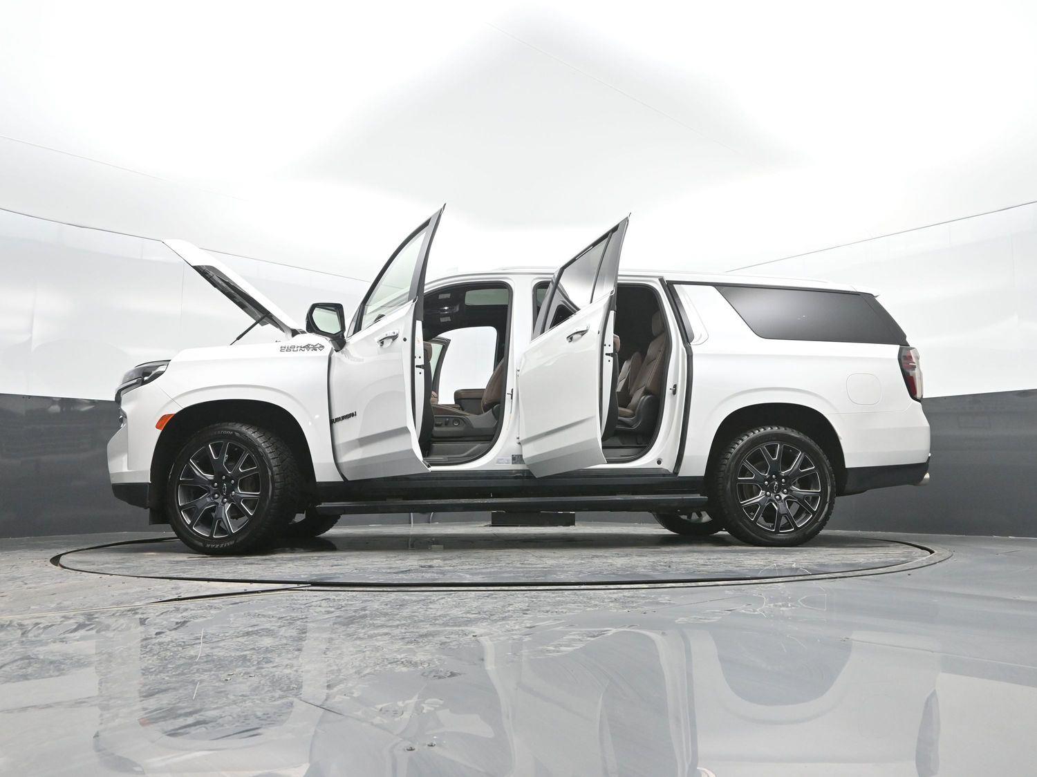 Used 2024 Iridescent Pearl Tricoat Chevrolet High Country image 57